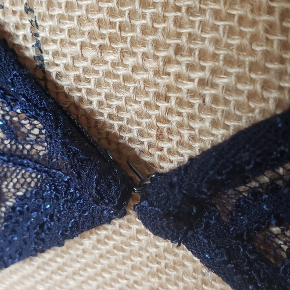 Lace dress - Picture 10 of 10